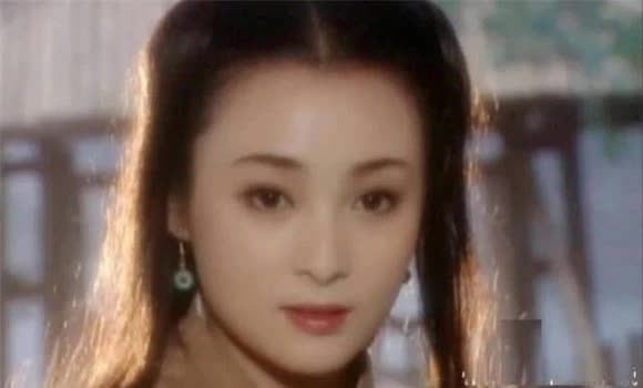  Điều này không chỉ khẳng định tài năng và sức hút của Tưởng Cần Cần mà còn làm dấy lên sự tò mò và ngưỡng mộ đối với vẻ đẹp cổ điển, vượt thời gian của Tây Thi.