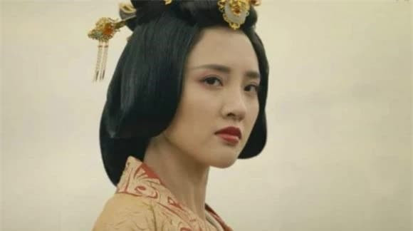 Kết cục thê lương của Ban Tiệp Dư - mỹ nữ tuyệt sắc thời Tây Hán - Hình 4 Ket cuc the luong cua Ban Tiep Du - my nu tuyet sac thoi Tay Han-Hinh-4