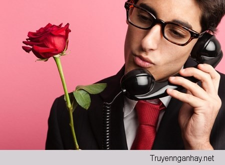  Người có ánh mắt láo liên, khi nói chuyện mắt nhìn ngang ngửa, bất định thể hiện sự không thành khẩn, là người thiếu trung thực. Người thường xuyên nhìn láo liên là người thiếu tự tin, hoặc có mưu đồ trục lợi, nhằm lợi dụng người khác.