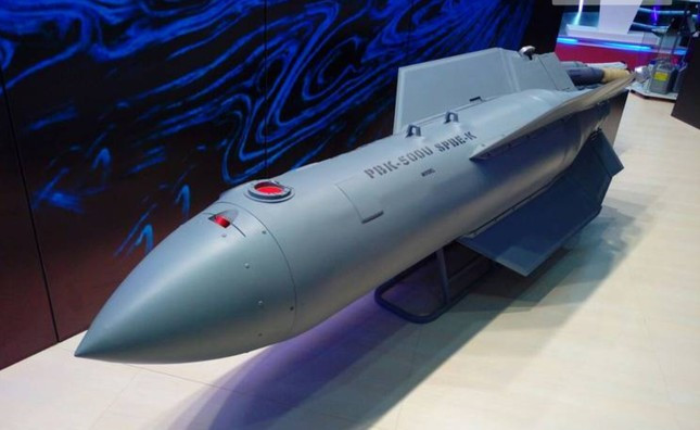 Hang loat bom luon tang hinh cua Nga se xuat xuong trong nam nay