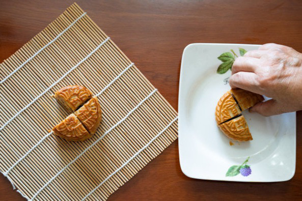 Ăn liền 3 chiếc bánh Trung thu, người phụ nữ bị tiểu đường hôn mê - Hình 2 An lien 3 chiec banh Trung thu, nguoi phu nu bi tieu duong hon me-Hinh-2