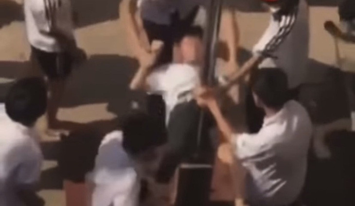 ĐBQH: Cần giải pháp rốt ráo ngăn chặn bạo lực học đường DBQH: Can giai phap rot rao ngan chan bao luc hoc duong