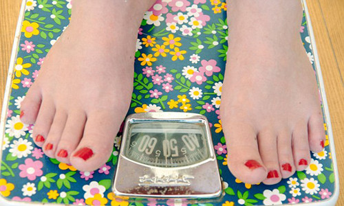 Mắc béo phì, phụ nữ dễ đối diện với ung thư hơn nam giới.