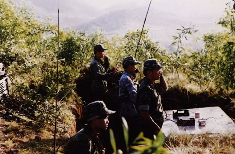 Binh chủng Thông tin liên lạc có chức năng bảo đảm thông tin liên lạc cho hệ thống chỉ huy trong toàn quân.