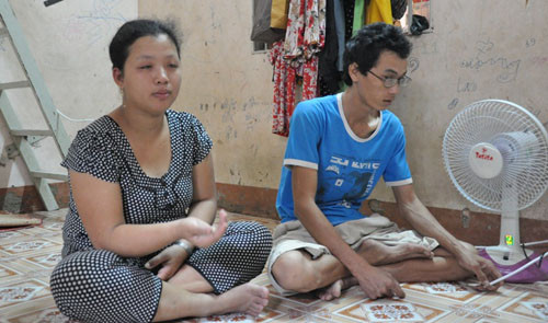 Vợ chồng chị Giàu đau buồn vì mất con nhưng cũng cảm thông với hoàn cảnh bà Lài.