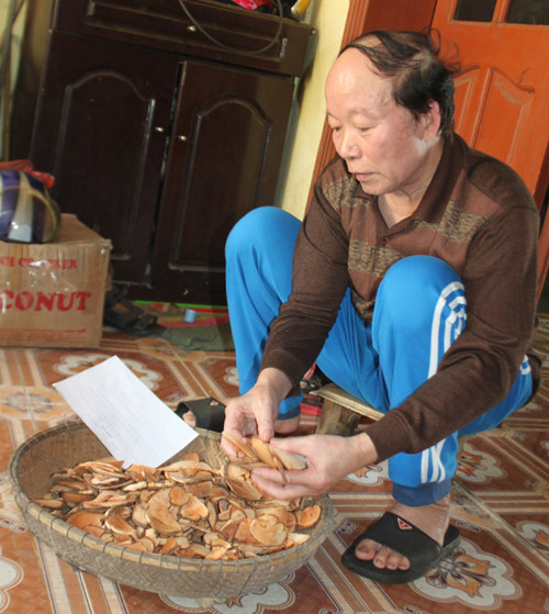 50 năm nay, ông An đã chữa bệnh miễn phí cho bệnh nhân.