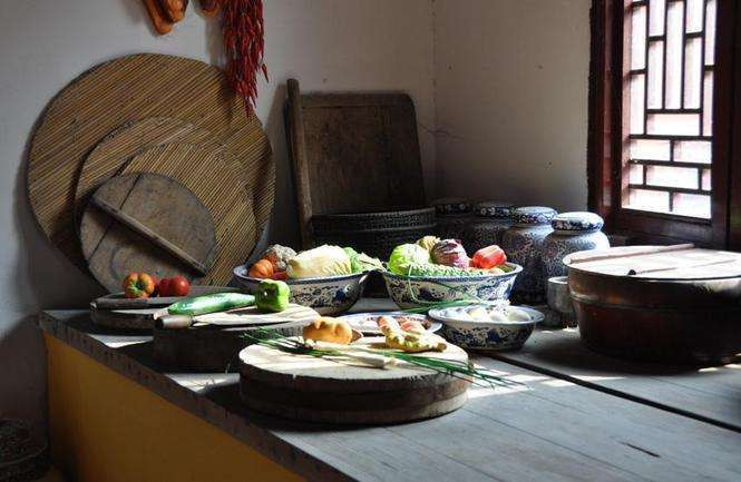 Vi sao cac dau bep Ngu Thien phong khong bi “tinh than” nhu thai giam?