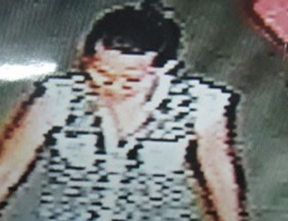 Hình ảnh đối tượng bắt cóc đứa bé tại BV Nhi Đồng 1 được camera an ninh ghi lại.