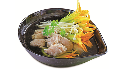 Hoa bí cũng trở thành nguyên liệu được người dân dùng chế biến rất nhiều món ăn giàu chất dinh dưỡng. Ảnh: Món ngon.