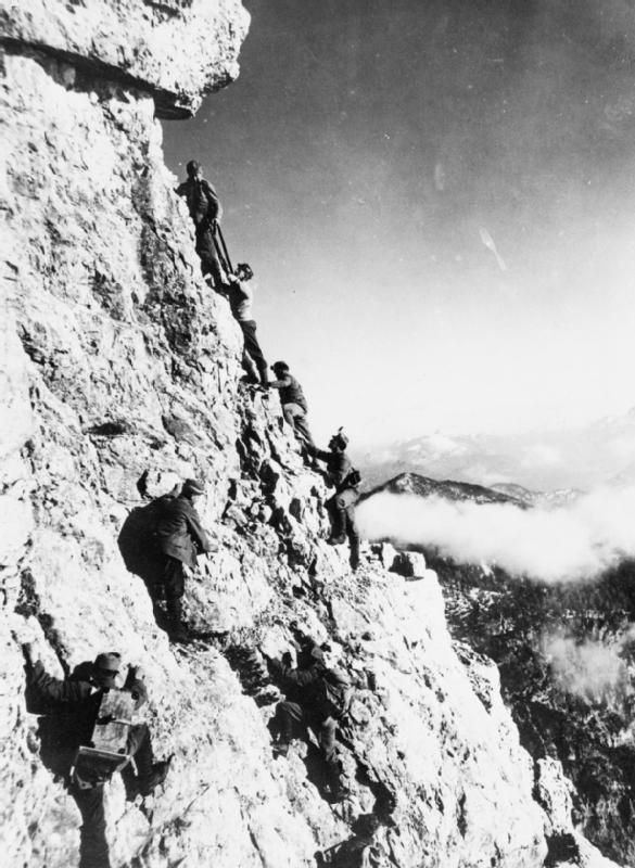 Chiến dịch quân sự của đất nước hình chiếc ủng đã sa lầy ở rặng núi Dolomite thuộc dẫy Alps, chiến trường có điều kiện tự nhiên “hãi hùng” nhất trong Thế chiến I.