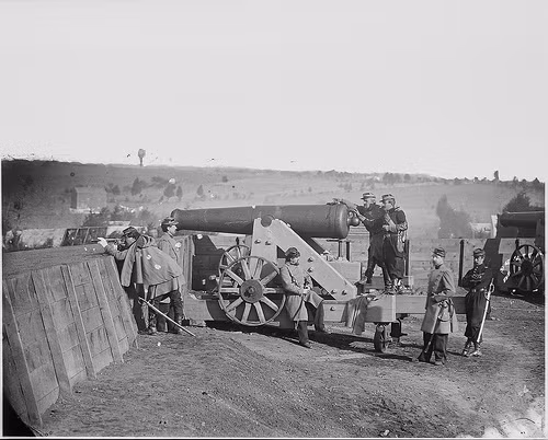 Các pháo thủ tại pháo đài Tennalytown.