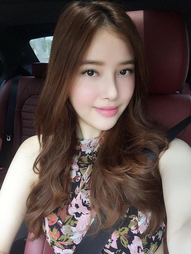 Mai Ngọc Phượng có chiều cao 1,78 m, cô gái 27 tuổi chuộng diện trang phục khoe chân dài, eo thon.