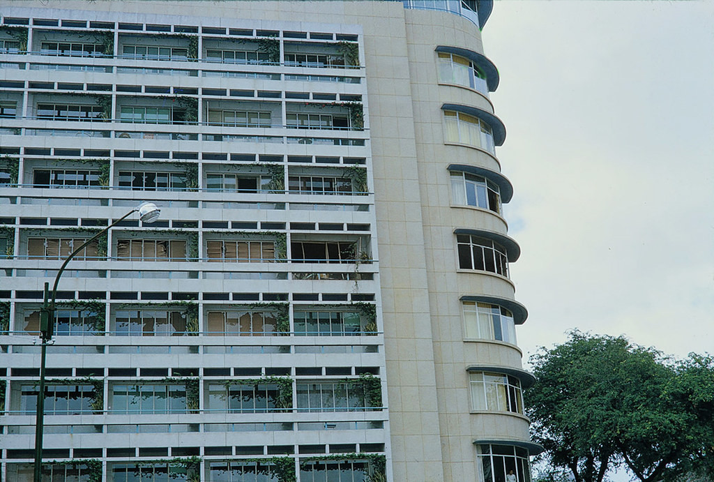 Các tầng trên của khách sạn, khoảng năm 1965. Khách sạn có thang máy, máy lạnh, nước nóng, điện thoại, kính chống đạn. Giá một đêm tại đây là 17 USD.