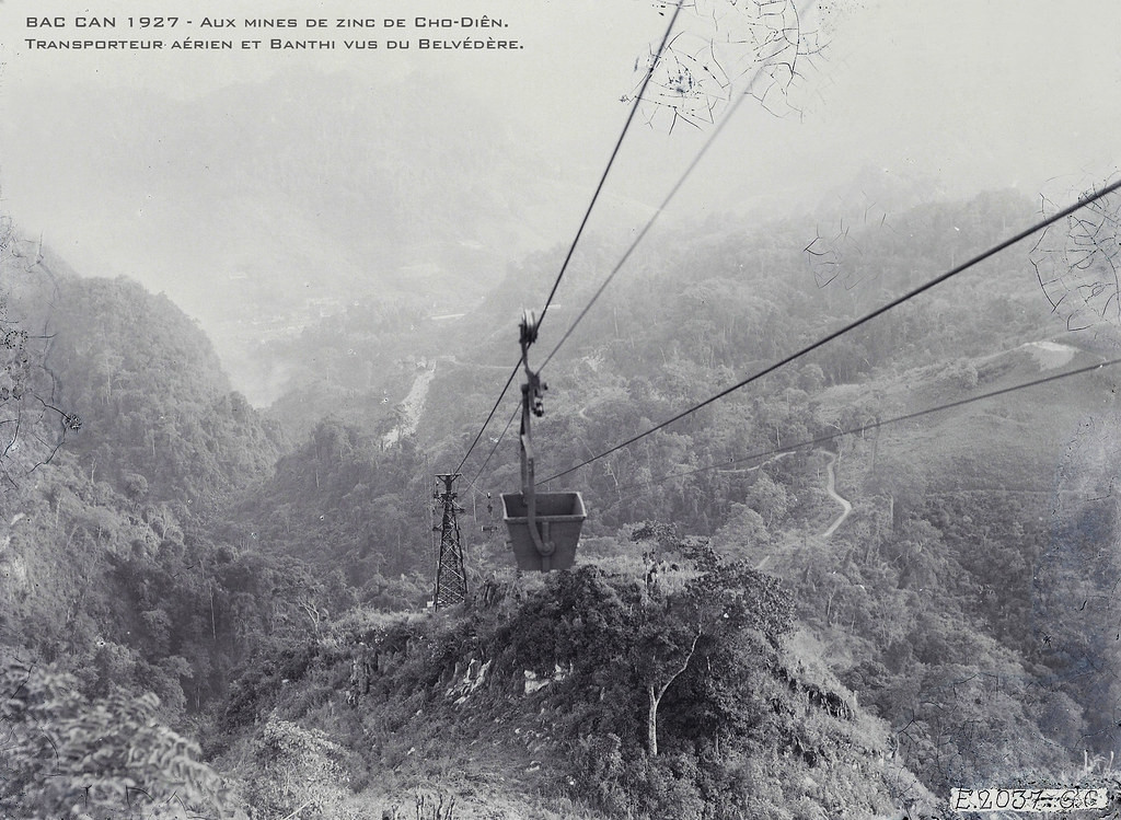 Hệ thống cáp treo của khu mỏ.