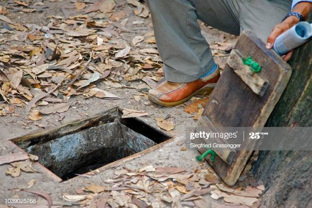 Lối vào địa đạo rất nhỏ và được ngụy trang giống với nền đất.