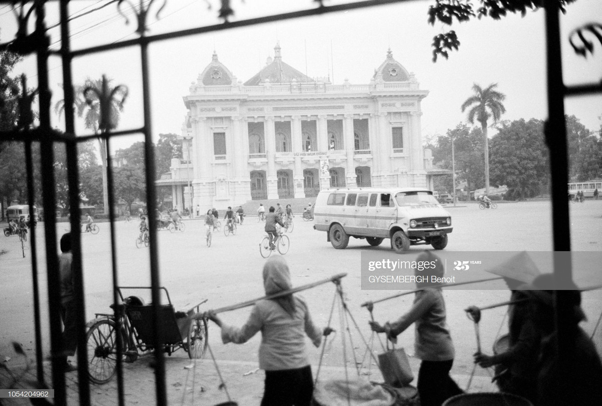 Khung cảnh tại Quảng trường Cách mạng Tháng 8 ở Hà Nội năm 1989. Ảnh: Gysembergh Benoit / Getty Images.