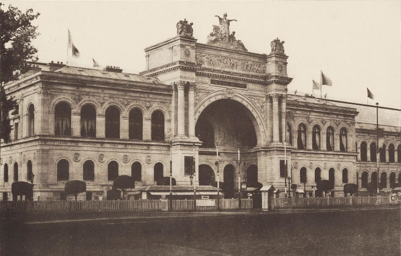 Tòa nhà triển lãm công nghiệp, Paris năm 1855.