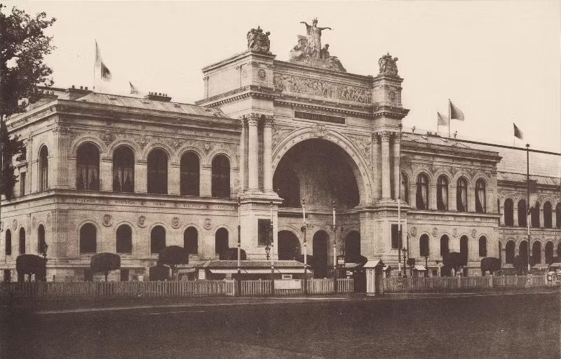 Tòa nhà triển lãm công nghiệp, Paris năm 1855.