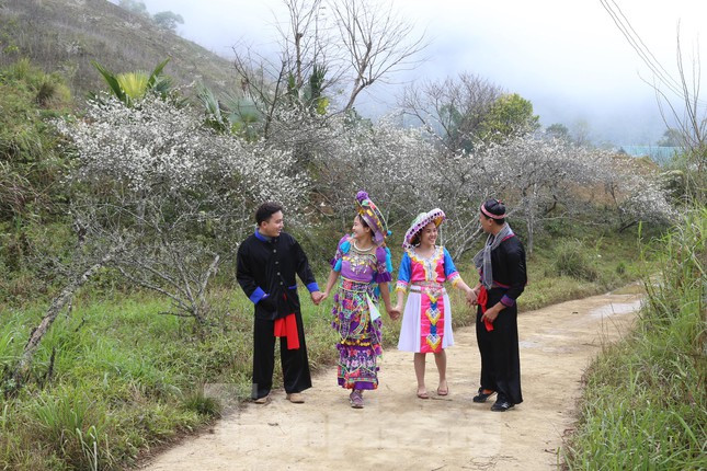 Mường Lống được ví như “Đà Lạt giữa miền Trung nắng cháy” hay “Sa Pa giữa miền Trung cát trắng”. Nơi đây hút nhiều bạn trẻ đến chiêm ngưỡng, check-in.