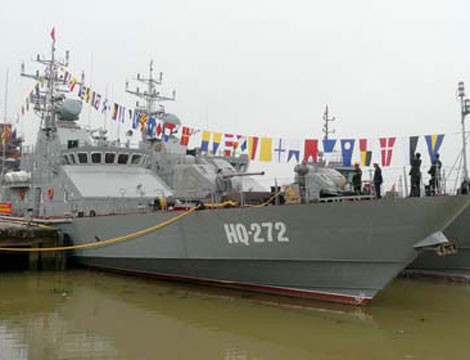 Tàu pháo TT400TP do công ty đóng tàu Hồng Hà (Z173) thuộc Tổng cục Công nghiệp Quốc phòng thiết kế và đóng mới.