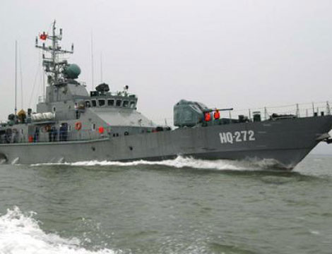 Tàu pháo TT400TP trang bị hệ thống hỏa lực mạnh để tấn công tiêu diệt mọi mục tiêu trên biển, trên không, mặt đất ở cự ly gần. Vũ khí trên tàu TT400TP gồm: pháo hạm Ak-176, tổ hợp pháo phòng không cao tốc Ak-630M, súng máy phòng không 14,5mm và tổ hợp tên lửa đối không tầm thấp Igla.