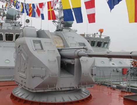 Trong ảnh là pháo hạm Ak-176 lắp pháo 76,2mm có thể tiêu diệt mục tiêu trên biển, trên không, mặt đất.