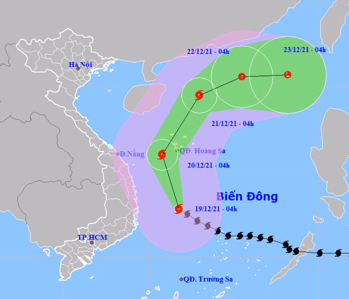 Bien Dong hung bao manh nhat lich su, huong vao Binh Dinh - Khanh Hoa