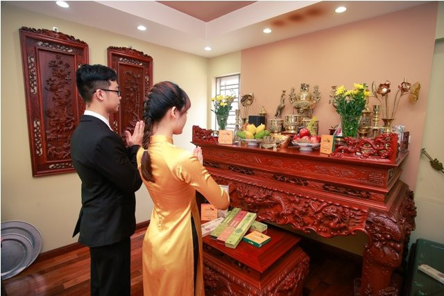 Nghi le nhap trach chuan de ca gia dinh may man, dac tai dac loc