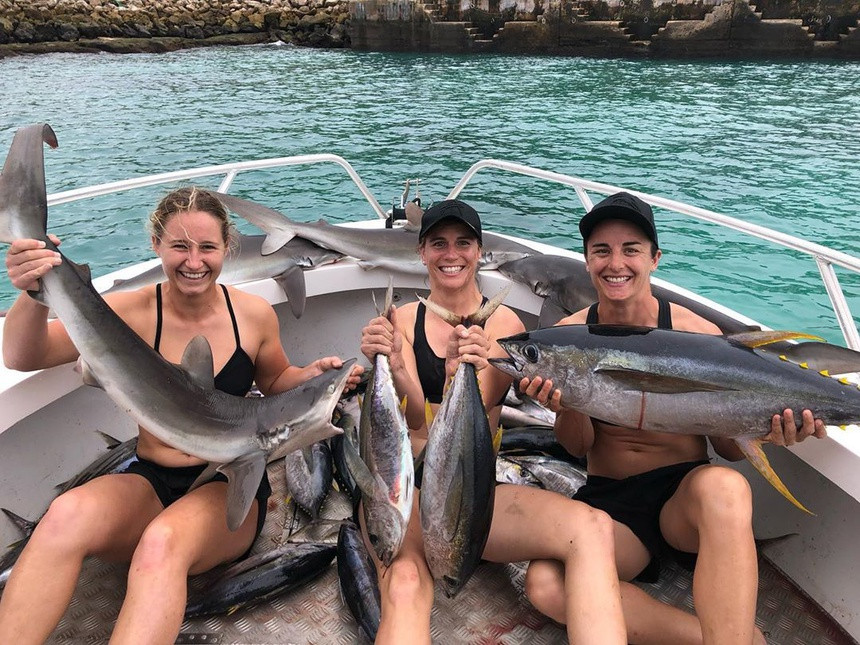 Nauru là quốc gia độc lập thuộc châu Đại Dương. Nước này có tên chính thức là Cộng hòa Nauru, đảo quốc tại Micronesia thuộc Nam Thái Bình Dương. Quốc gia này hiện có khoảng 13.000 dân, là nước có dân số ít thứ hai trên thế giới, chỉ hơn Thành Vatican (có 1.000 công dân).