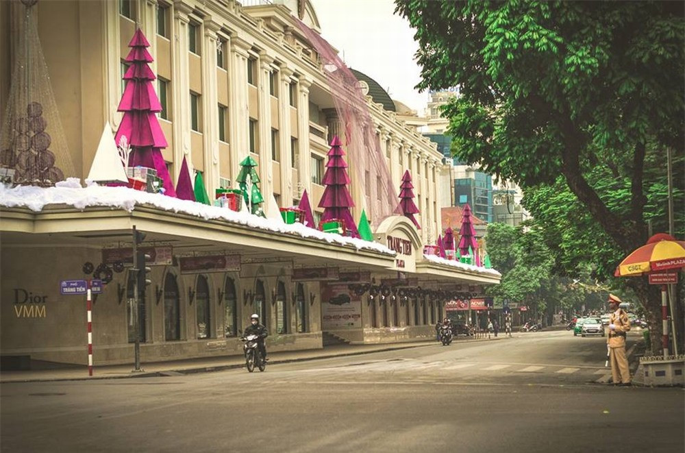 Khoảnh khắc yên bình của Hà Nội mùa Giáng sinh khiến con người ta như cảm thấy lắng lòng.