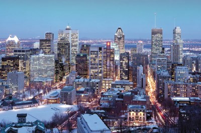 9. Montreal, Canada - Với nhiều cảnh đẹp và bầu không khí giáng sinh náo nhiệt, đây là địa điểm lý tưởng nổi tiếng để tận hưởng mùa giáng sinh. Ở đây cũng là địa điểm tuyệt vời để chơi các môn thể thao mùa đông như trượt tuyết, đi xe trượt tuyết.