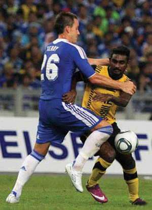 Gary có chiều cao trung bình trong giới cầu thủ vùng Đông Nam Á 1m73, nhưng không ngại tranh chấp, va chạm với các cầu thủ cao lớn hơn mình.