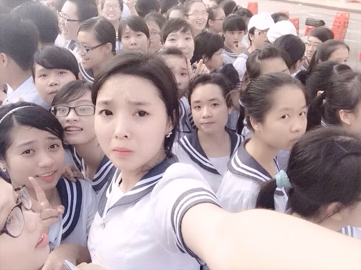 Kỳ Duyên có tính cách rất cởi mở, hòa đồng, được nhiều thầy yêu, bạn quý. Nhưng cô nàng cũng là một học sinh rất có cá tính và cũng khá tinh nghịch.