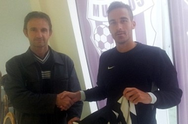 Mitja từng khoác áo tuyển Slovenia trong khoảng thời gian từ năm 2007 đến 2009. Thi đấu tại CLB Mura 05 tại Slovenian PrvaLiga giai đoạn năm 2012 - 2013.