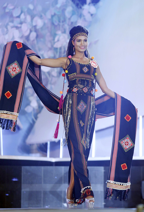 H'Ăng Niê là người đẹp dân tộc Ê Đê, tham dự cuộc thi Hoa hậu Việt Nam 2014 và hiện đã lọt vào vòng chung kết. Ảnh: BTC/TPO/Zing/Congluan.