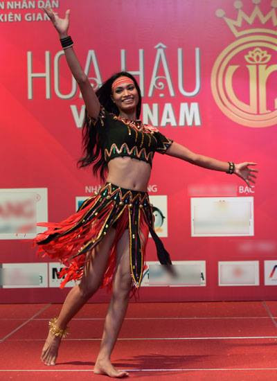 Tại cuộc thi Hoa hậu Việt Nam năm nay, H'Ăng Niê được đặt biệt danh "Viên ngọc trai đen" của cao nguyên Đắk Lắk. Bằng sự tự nhiên, khỏe khoắn và nỗ lực cố gắng của mình, H'Ăng Niê được nhiều người dân quê hương cô kỳ vọng sẽ "làm nên chuyện" tại cuộc thi năm nay.