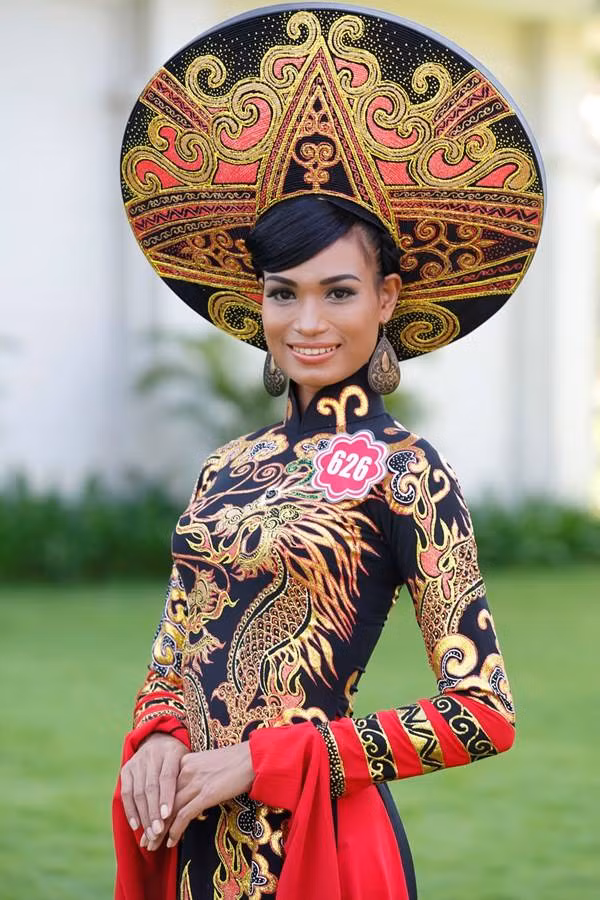 Trải qua nhiều vòng thi trang phục áo dài, trang phục dạ hội, áo tắm... H'Ăng Niê với làn da nâu ấn tượng và vẻ đẹp lạ của mình đã gây một ấn tượng mạnh mẽ với khán giả. H'Ăng Niê lọt vào vòng chung kết và được đánh giá là người có thân hình cân đối nhất trong số 38 thí sinh.