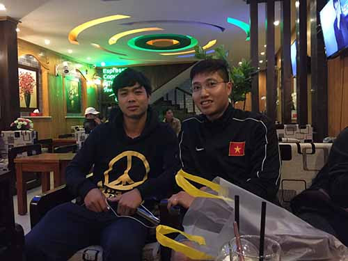 Bị nghi ngờ sinh năm 93, tuy nhiên Công Phượng không một lần nào tiết lộ chính xác về tuổi thật của mình. Mỗi lần gặp phóng viên, Công Phượng đều nói rằng anh sẽ không nói gì thêm nếu như không được phía các thầy, huấn luyện viên trong đội cho phép.