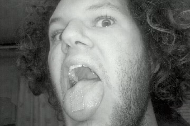 Loại ma túy này đang bị cấm ở nhiều quốc gia nên việc một số bạn trẻ khoe mẽ mình sử dụng nó phải nhận sự chỉ trích nặng nề.