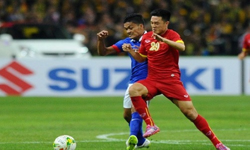 Tuần qua, dù AFF đi vào thời gian tạm nghỉ nhưng khán giả, cư dân mạng Việt vẫn dồn sự quan tâm cho đội tuyển Việt Nam. ĐTVN dường như đang dần lấy lại niềm tin nơi người hâm mộ khi thi đấu khá hay ở giải năm nay với những chiến thắng thuyết phục trước các đối thủ mạnh, được cho là đã lột xác so với những năm trước như Philippines, Malaysia...