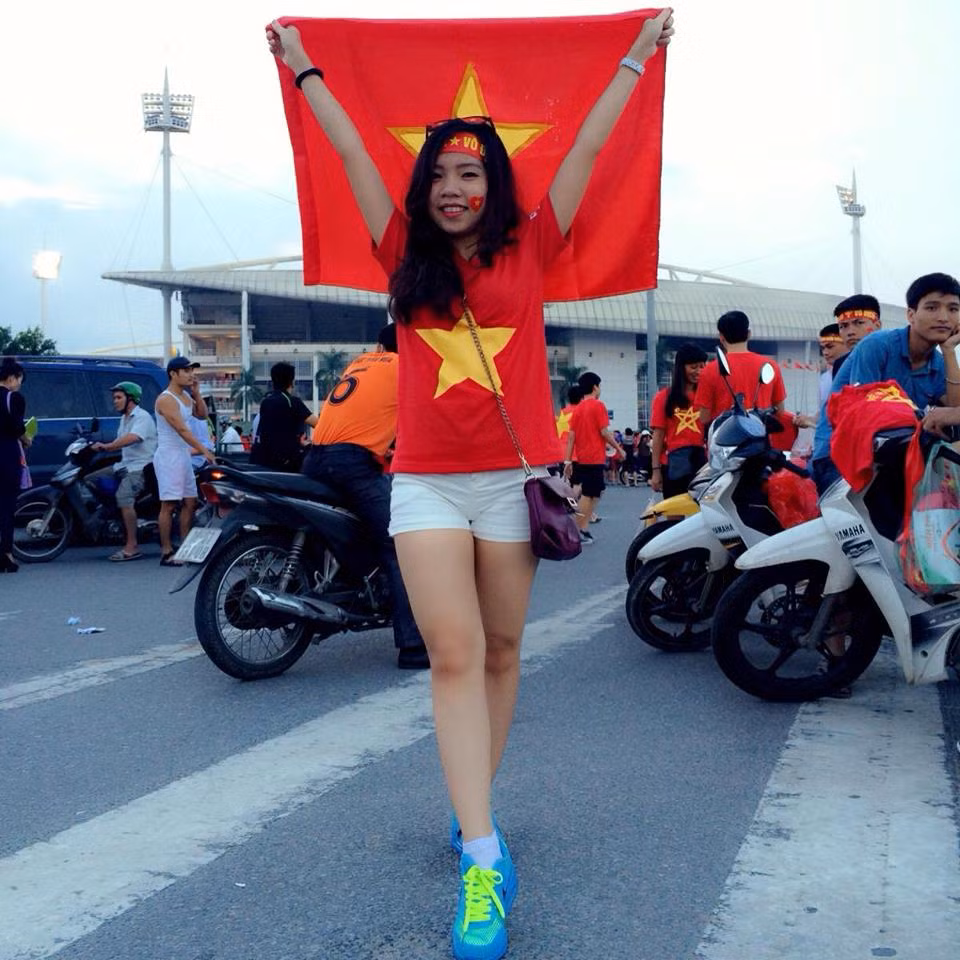 Chu Thị Thảo sinh năm 1991, đã tốt nghiệp Đại học Mở, Hà Nộihiện sinh sống và làm việc tại Cao Bằng. Chu Thảo cho biết cô và bạn trai Hữu Tuyền đã yêu và gắn bó với nhau hơn 5 năm. 2 năm trước Hữu Tuyền và gia đình anh đã đến hỏi cưới cô nhưng Thảo đã... một mực từ chối.