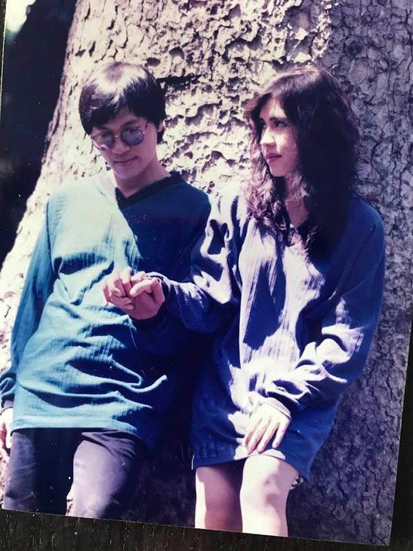 br/>Phương Thảo - Ngọc Lễ là cặp đôi ca sĩ - nhạc sĩ nổi tiếng từ những năm 1990. Nhắc đến họ không kể đến những ca khúc đã gắn bó với tuổi thơ của thế hệ 8X, 9X như Ba Ngọn Nến Lung Linh, Xa Rồi Tuổi Thơ, Con Heo Đất, Xe Đạp Ơi...