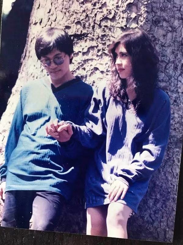 br/> Phương Thảo - Ngọc Lễ là cặp đôi ca sĩ - nhạc sĩ nổi tiếng từ những năm 1990. Nhắc đến họ không kể đến những ca khúc đã gắn bó với tuổi thơ của thế hệ 8X, 9X như Ba Ngọn Nến Lung Linh, Xa Rồi Tuổi Thơ, Con Heo Đất, Xe Đạp Ơi...