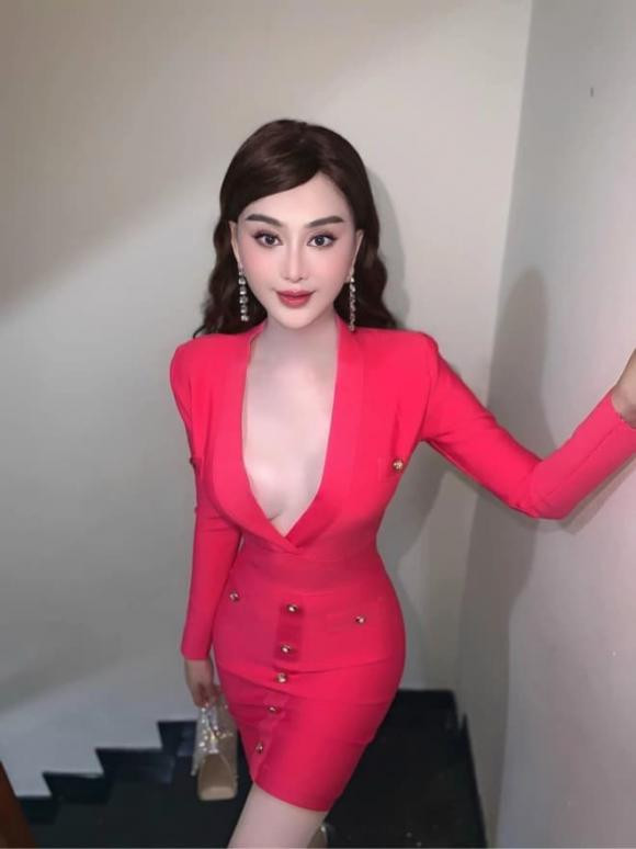 Guong mat la hoac cua Lam Khanh Chi: Nghi van dao keo qua da?-Hinh-3