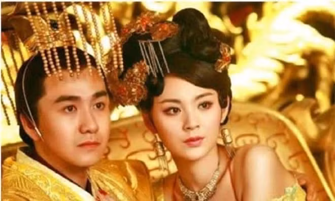 Han Linh De- ong vua ham me sac duc bac nhat Trung Hoa