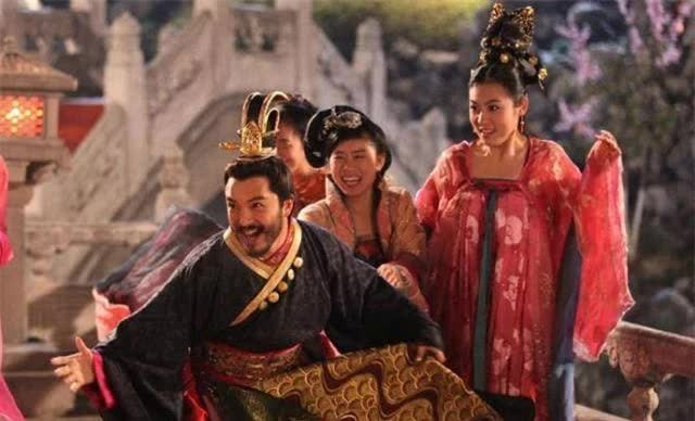 Hán Linh Đế- ông vua ham mê sắc dục bậc nhất Trung Hoa - Hình 2 Han Linh De- ong vua ham me sac duc bac nhat Trung Hoa-Hinh-2