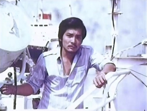 Hai cuoc phieu luu tinh ai cua Thuong Tin khi con la sinh vien