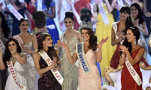 Nhiều người cho rằng việc bỏ thi bikini sẽ làm Miss World trở nên kém hấp dẫn. Ảnh: E!