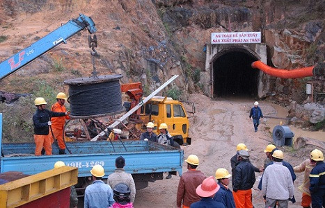 Công tác ứng cứu, tìm kiếm, cứu nạn tại hiện trường vụ sập hầm thủy điện.