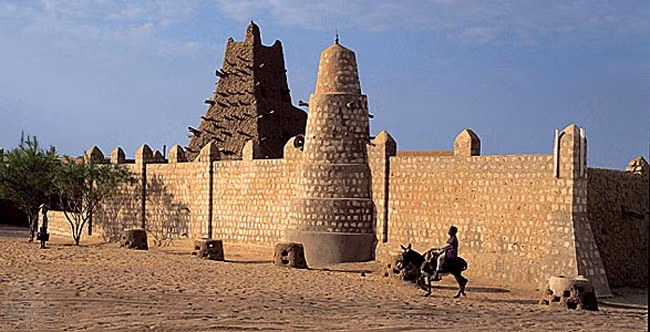 Bất chấp thời tiết nóng bức ở nơi đây, dân số Timbuktu vẫn lên tới vài chục nghìn người.